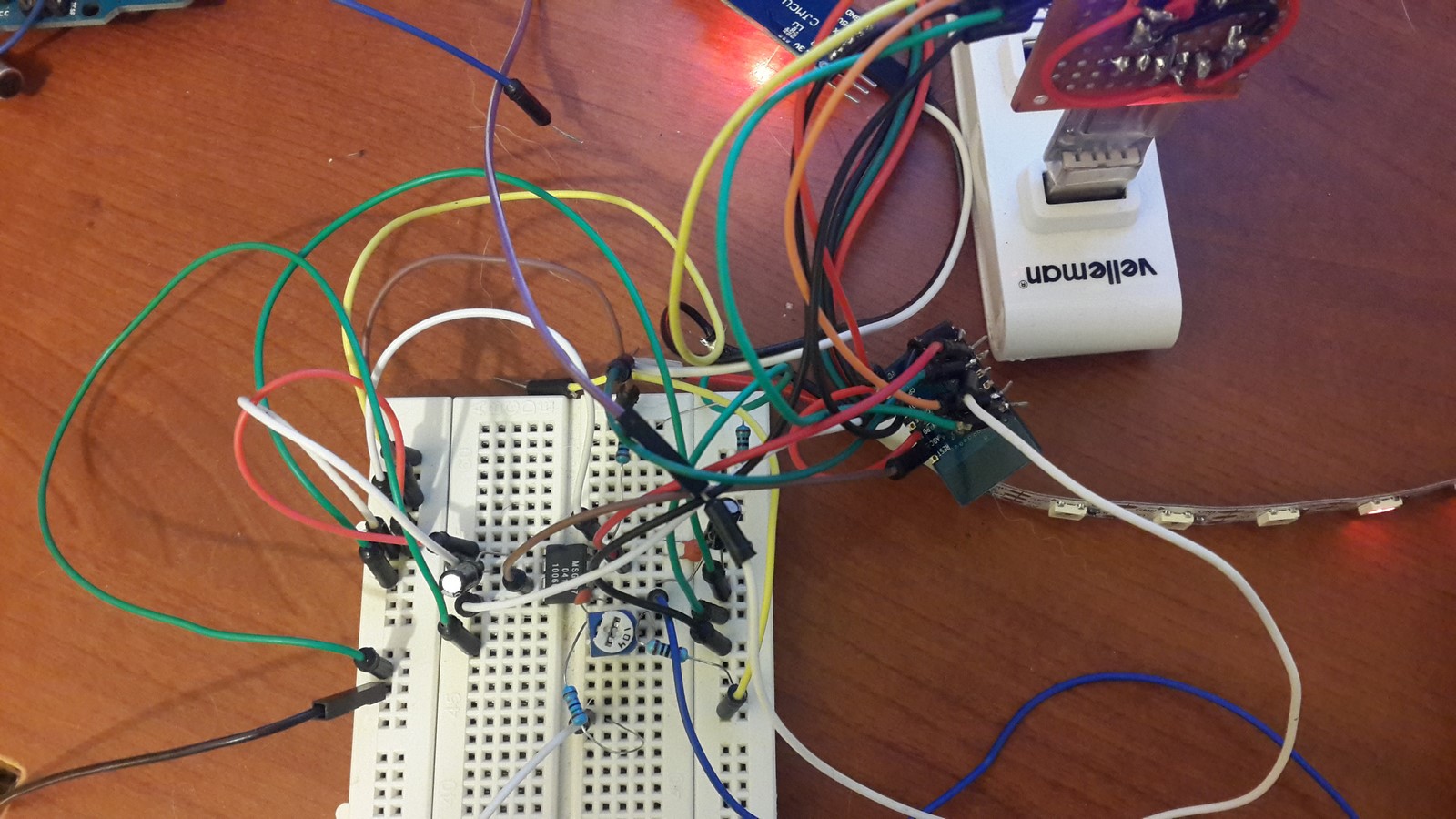 ESP8266 MSGEQ7 breadboard