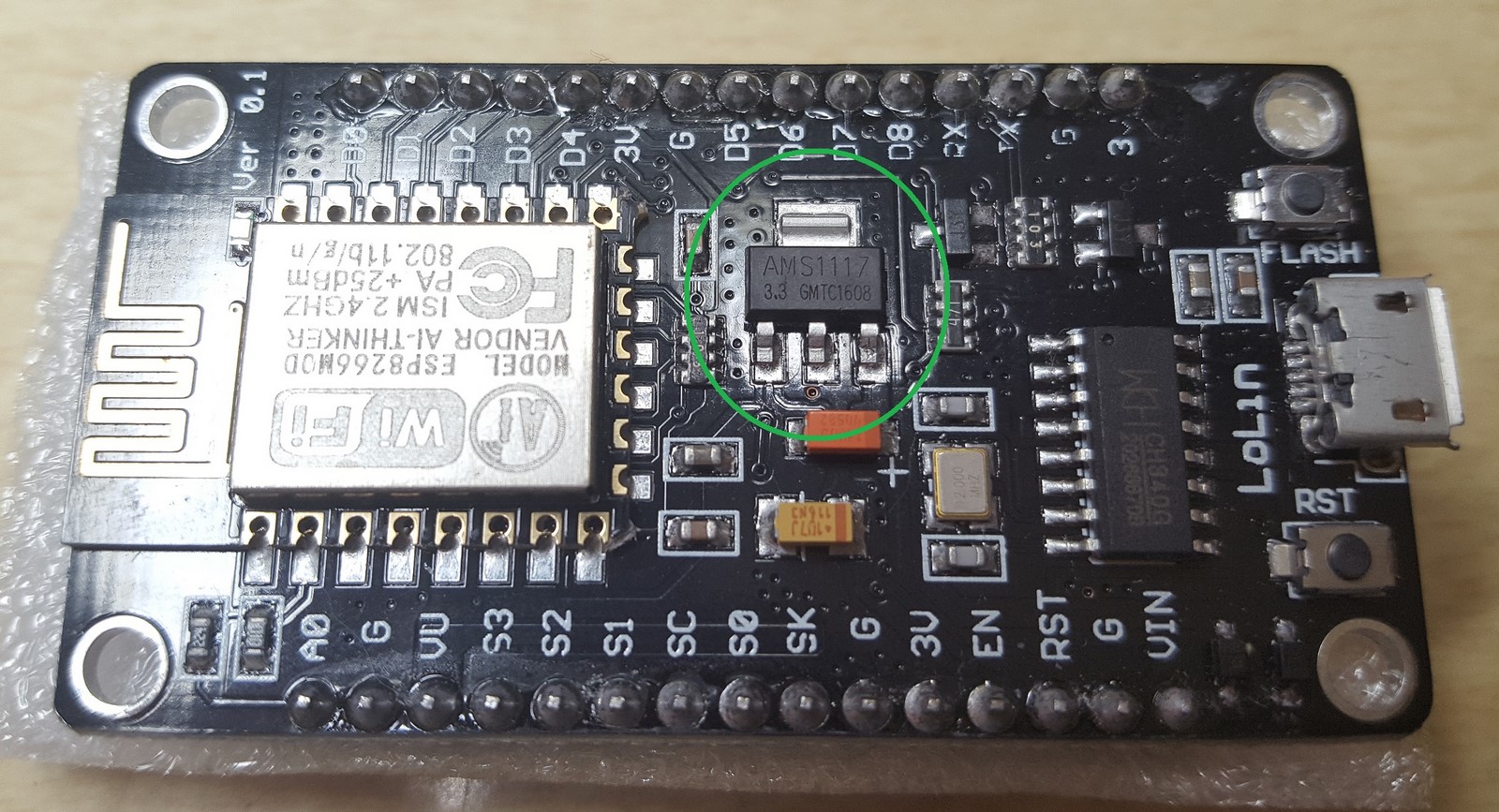 ESP8266 ZOOM AMS1117